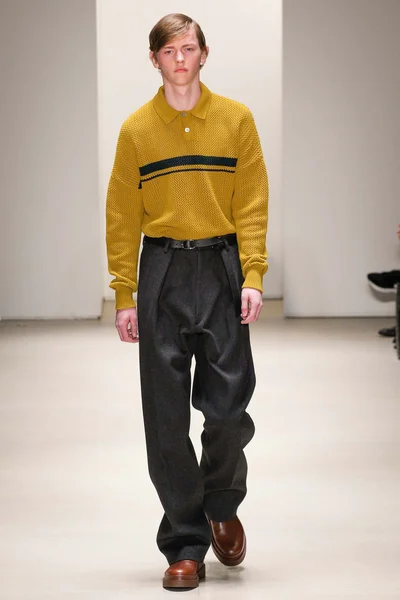 Look 12